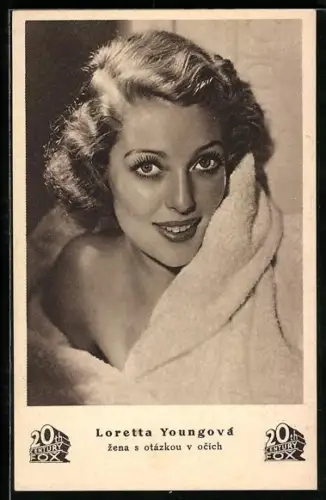 AK Schauspielerin Loretta Youngova im Bademantel