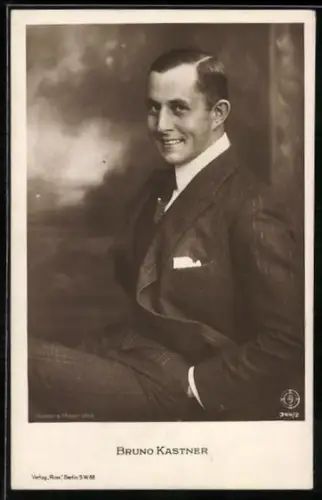 AK Schauspieler Bruno Kastner mit Anzug und Krawatte