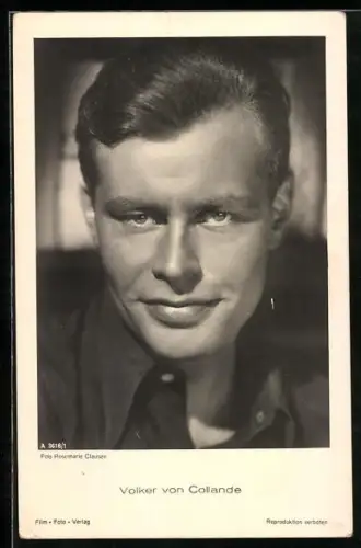 AK Schauspieler Volker von Collande lächelnd im Anzug posierend