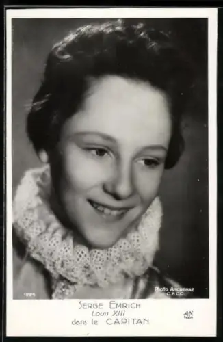 AK Schauspielerin Serge Emrich als Louis XIII in Captain