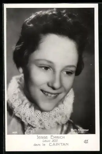 AK Schauspielerin Serge Emrich als Louis XIII in Captain