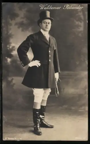 AK Schauspieler Waldemar Psilander im Frack mit Zylinder und Gerte