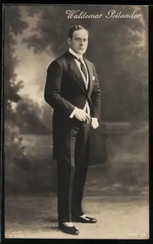 AK Schauspieler Waldemar Psilander im Anzug mit Monokel