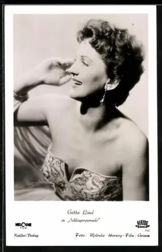 AK Schauspielerin Gitta Lind, Portrait aus dem Film Schlagerparade
