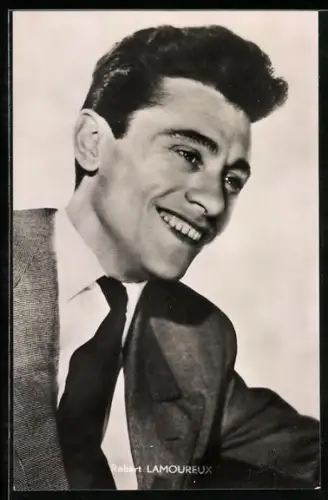 AK Robert Lamoureux lächelt breit, Portrait