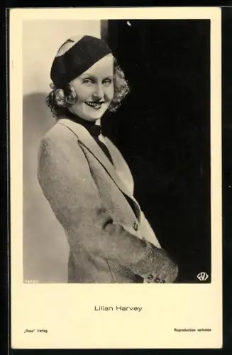 AK Schauspielerin Lilian Harvey mit einem schönen Lächeln