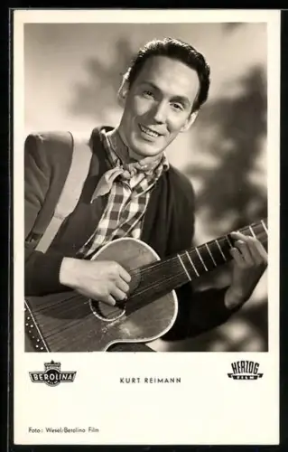 AK Schauspieler Kurt Reimann in Am Brunnen vor dem Tore