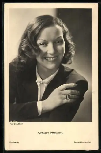 AK Schauspielerin Kirsten Heiberg, im schwarzen Blazer abgelichtet