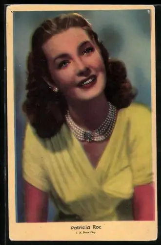 AK Schauspielerin Patricia Roc mit Collier