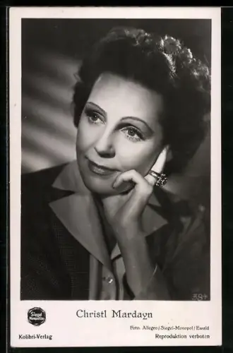 AK Schauspielerin Christl Mardayn stützt den Kopf auf die Hand