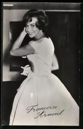AK Schauspielerin Francoise Arnoul im Abendkleid
