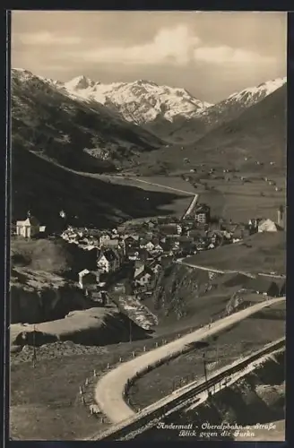 AK Andermatt, Oberalpbahn und Strasse, Blick gegen die Furka