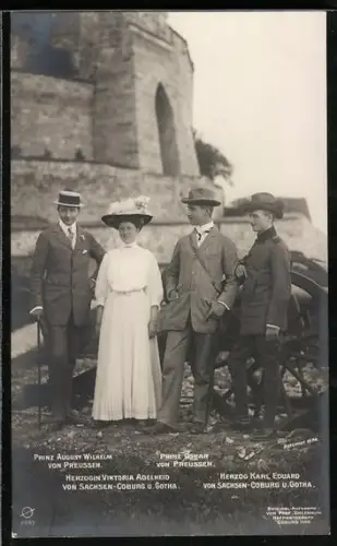 AK Herzogpaar Viktoria Adelheid und Karl Eduard von Sachsen-Coburg-Gotha mit Prinzen Oskar u. Aug. Wilhelm v. Preussen