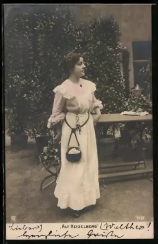 AK Köchin auf dem Weg zur Arbeit, Alt-Heidelberg