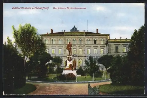 AK Kaiserslautern /Rheinpfalz, Das frühere Bezirkskommando, Denkmal