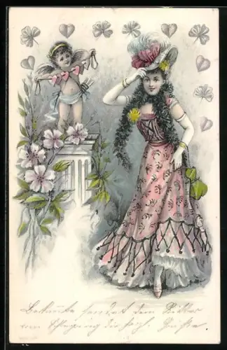 AK Amor mit Herzenskette, Dame im Kleid