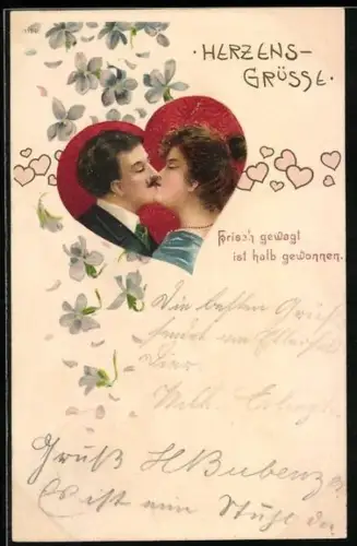 AK Ein Pärchen küsst sich, von einem Herzen umrahmt