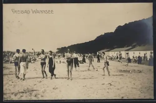 AK Berlin-Wannsee, Partie am Strand mit Besuchern