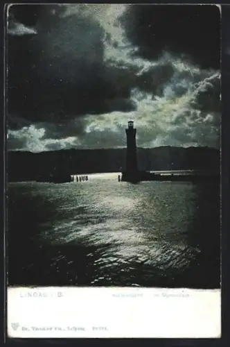 AK Lindau i. B., Hafenmole mit Leuchtturm im Mondschein