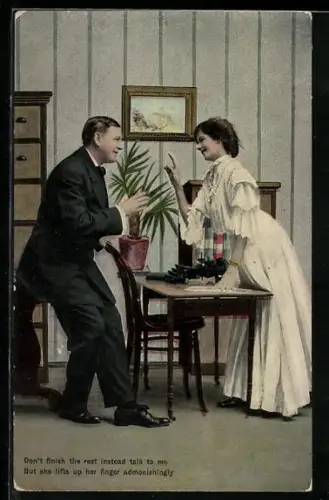 AK Mann und Frau flirten über einer Schreibmaschine miteinander