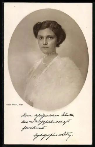AK Portrait der Kaiserin Zita von Österreich mit Perlenkette