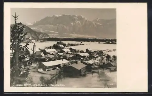 AK Niederaudorf, Totalansicht inm Winter mit Bergen