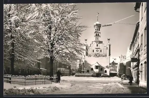 AK Kempten /Allgäu, Rathausplatz im Winter