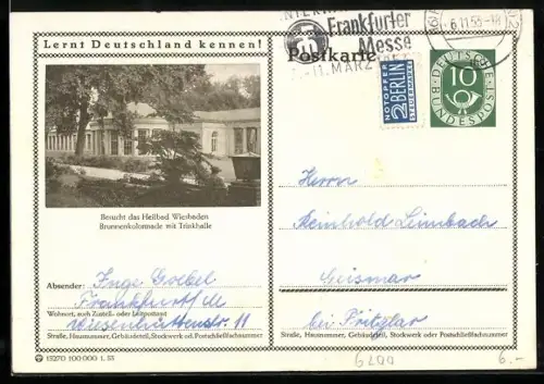 AK Wiesbaden, Brunnenkolonnade mit Trinkhalle, Ganzsache Lernt Deutschland kennen