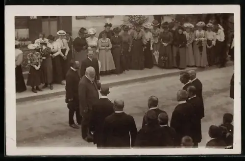 Foto-AK König Ludwig III. auf einer Strasse