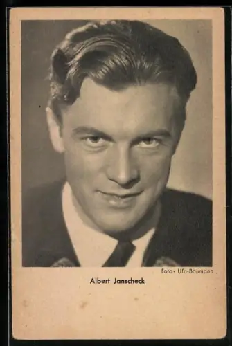 AK Schauspieler Albert Janscheck blickt den Betrachter freundlich an