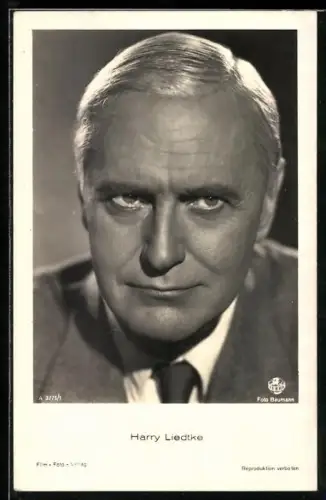 AK Schauspieler Harry Liedtke vorwurfsvoll schauend