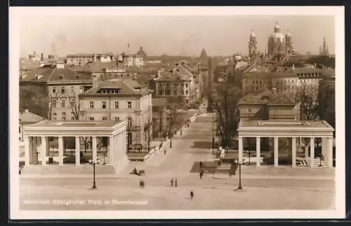 AK München, Königlicher Platz mit Ehrentempel