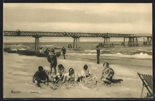 AK Bansin, Seesteg u. Strand mit Kindergruppe