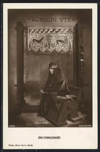 AK Königin Ute in ihrer Kammer in Gedanken versunken, Die Nibelungen, Gertrud Arnold
