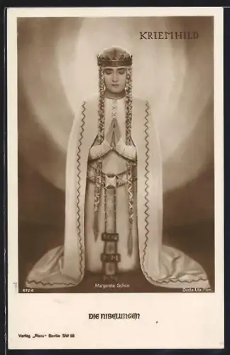 AK Kriemhild ins Gebet versunken, Die Nibelungen, Margarete Schön in ihrem Kostüm