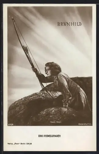 AK Brunhild mit einem Bogen und Pfeilen, Hanna Ralph in Die Nibelungen