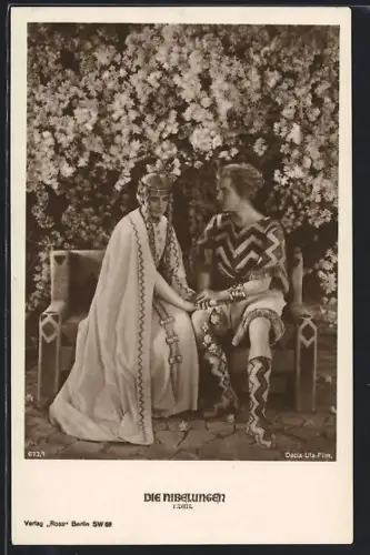 AK Die Nibelungen I. Teil, Siegfried sitzt mit Kriemhild auf einer Bank