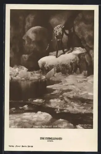 AK Hagen beim Versenken des Horts im Wasser, Die Nibelungen