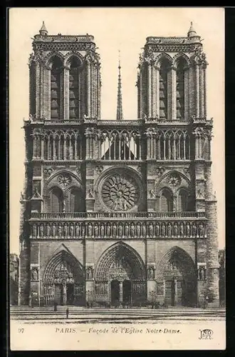 AK Paris, Facade de l`Eglise Notre-Dame