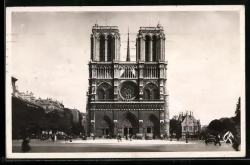 AK Paris, Parvis de Notre-Dame