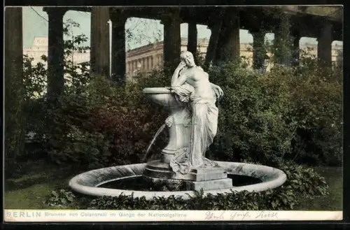 AK Berlin, Brunnen von Calandrelli im Gange der Nationalgalerie