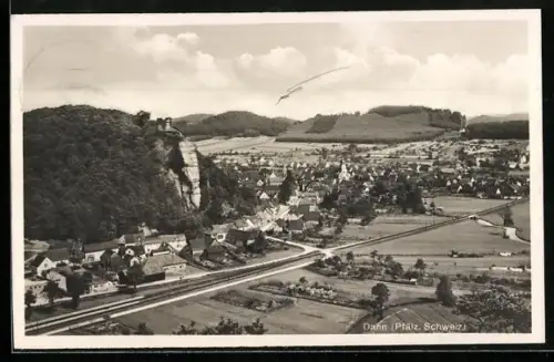 AK Dahn /Pfälz. Schweiz, Ortsansicht aus der Vogelschau