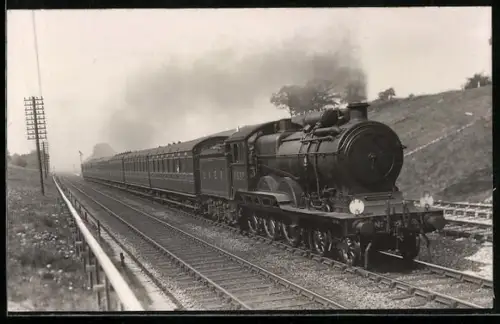 AK Britische Lokomotive Nr. 8532 der LNER in Fahrt, englische Eisenbahn