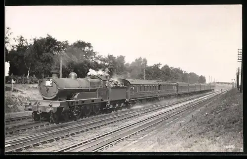 AK Britische Lokomotive Nr. 5989 der LMS mit Personenzug, englische Eisenbahn