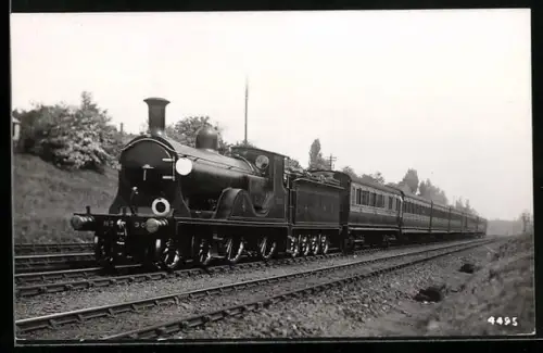 AK Britische Lokomotive Nr. 303 der LSWR mit Personenzug, englische Eisenbahn