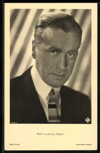 AK Schauspieler Karl Ludwig Diehl im Anzug ernst blickend