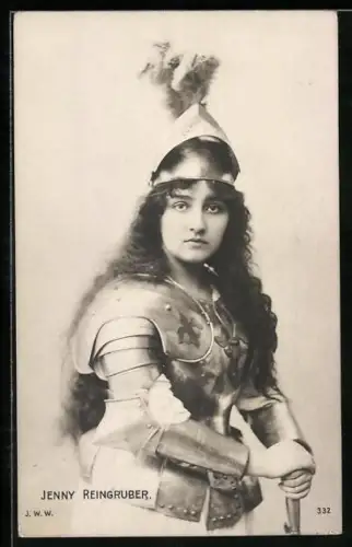 AK Schauspielerin Jenny Reingruber im Kostüm
