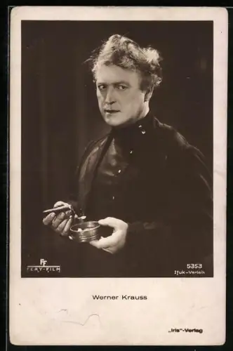 AK Schauspieler Werner Krauss mit Zigarre in der Hand porträtiert