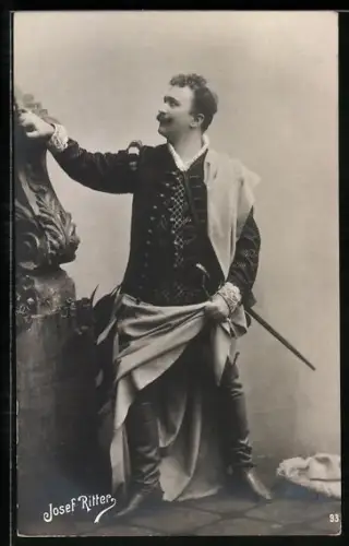 AK Schauspieler Josef Ritter mit Degen