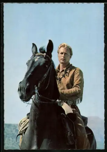 AK Szene aus Der Schatz im Silbersee nach Karl May, Lex Barker als Old Shatterhand auf einem Pfderd